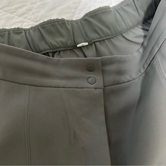 Lululemon Dynamic Days Travel Pant size 8 grey sage - Picture 5 of 8